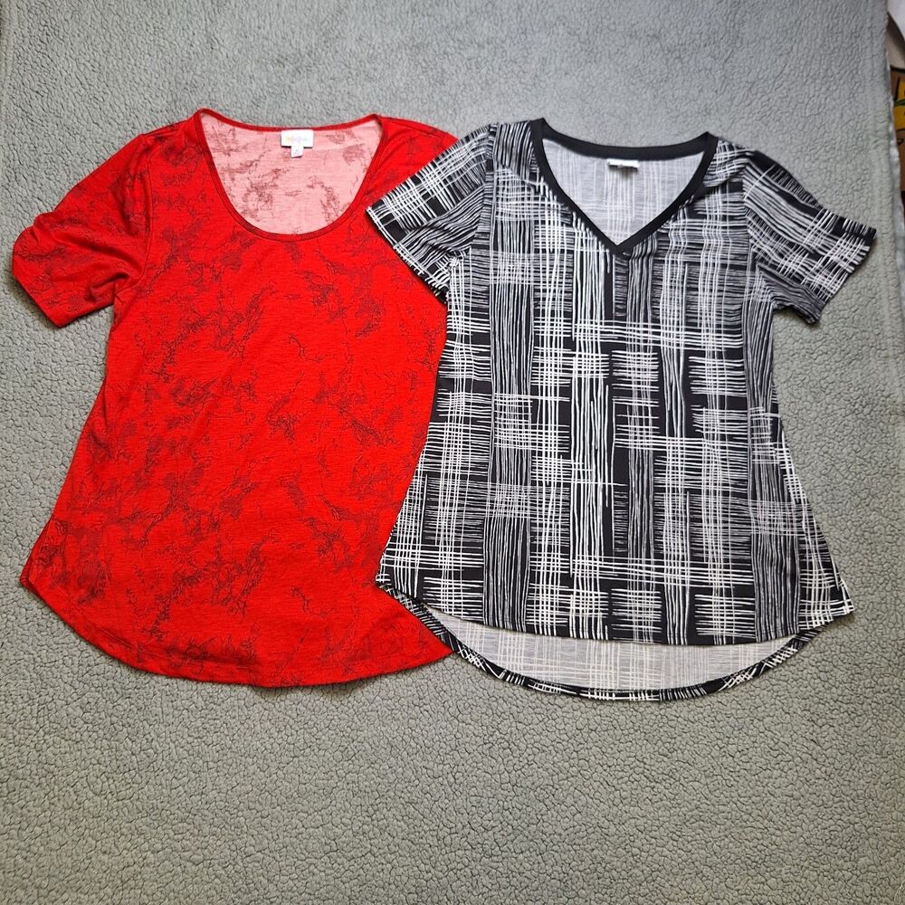 Lot of 2 Lularoe Short Sleeve Tees Women's Size Medium Red Black